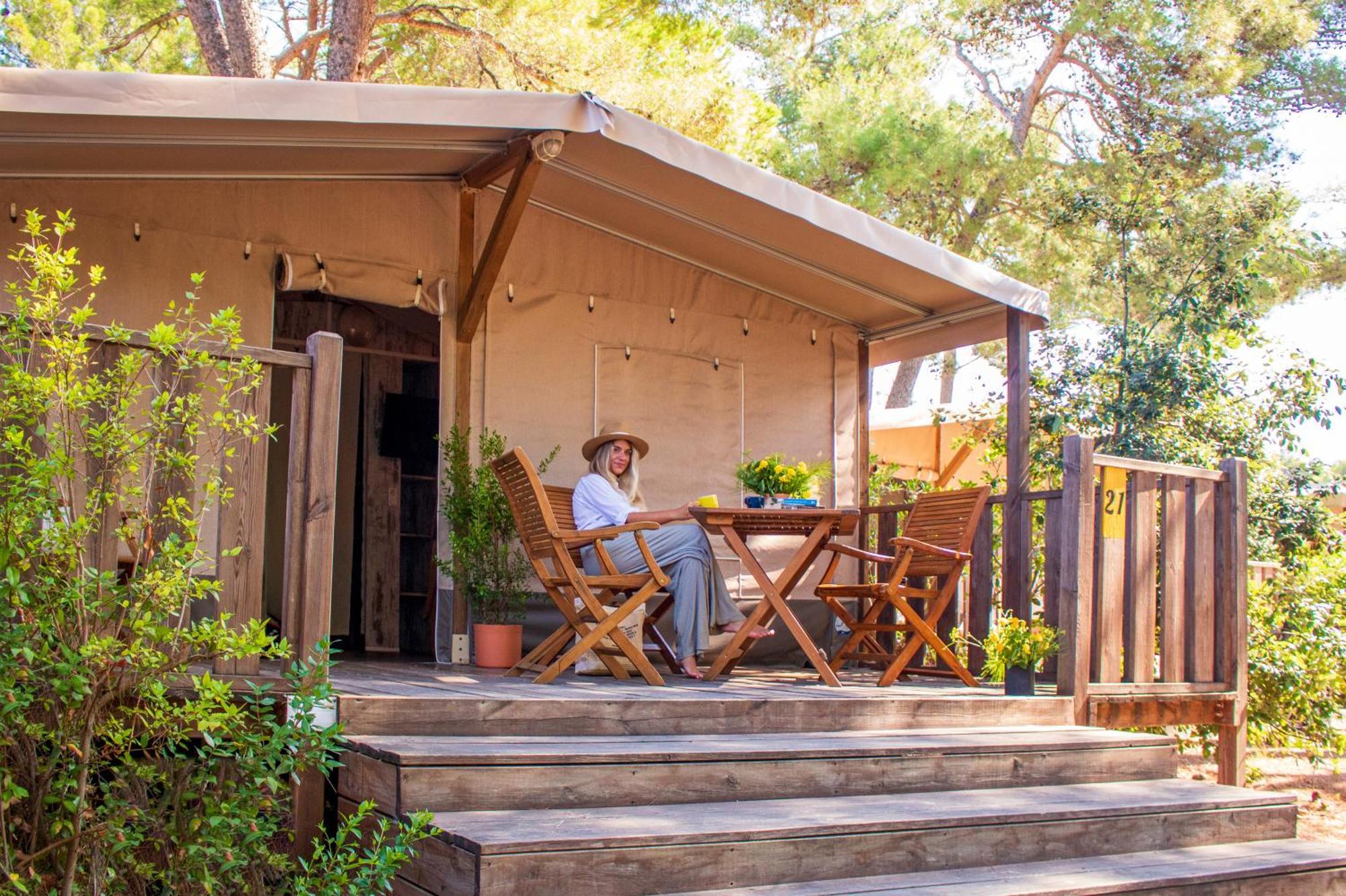 Zaton Holiday Resort Glamping Tents Нин Екстериор снимка